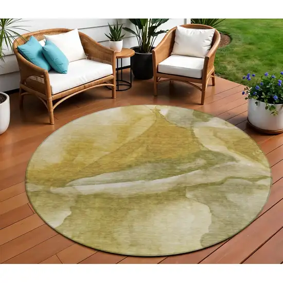 8' Wheat And Beige Round Abstract Washable Indoor Outdoor Area Rug Photo 2