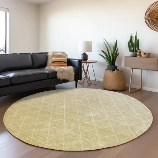 8' Wheat And Beige Round Geometric Washable Indoor Outdoor Area Rug Photo 7