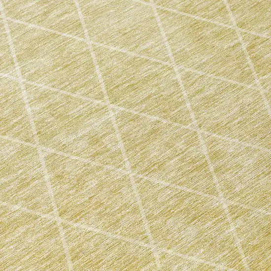8' Wheat And Beige Round Geometric Washable Indoor Outdoor Area Rug Photo 8