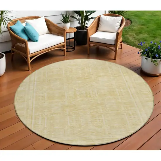 8' Wheat And Beige Round Geometric Washable Indoor Outdoor Area Rug Photo 2