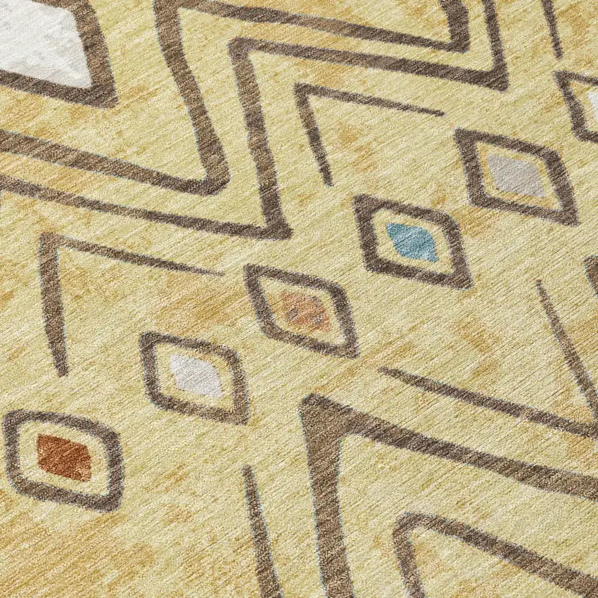 8' Wheat And Brown Round Geometric Washable Indoor Outdoor Area Rug Photo 6