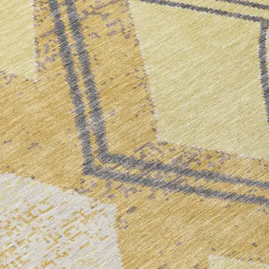8' Wheat And Gold Round Geometric Washable Indoor Outdoor Area Rug Photo 5