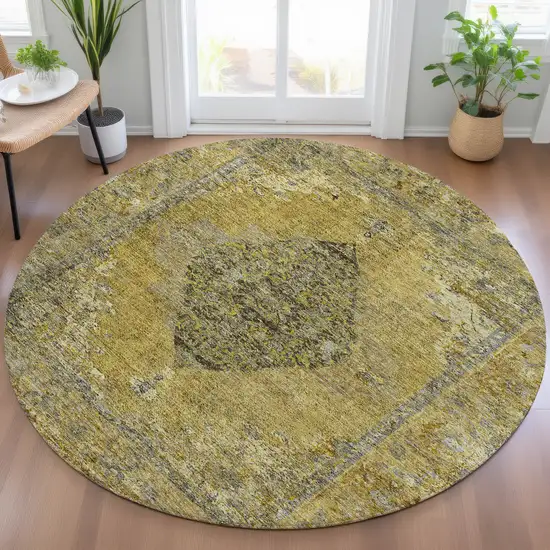 8' Wheat And Gray Round Medallion Washable Indoor Outdoor Area Rug Photo 7