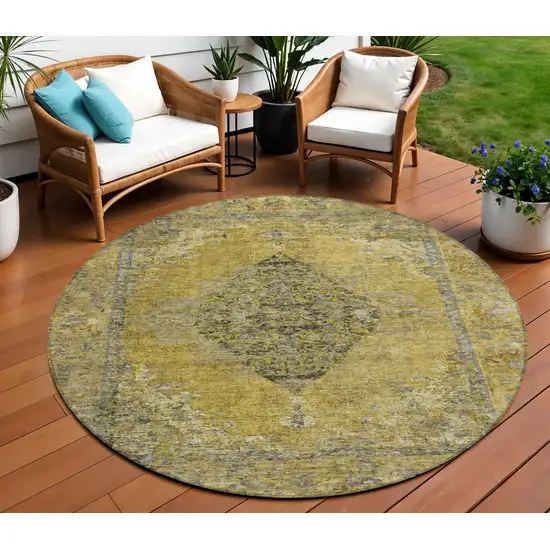 8' Wheat And Gray Round Medallion Washable Indoor Outdoor Area Rug Photo 2