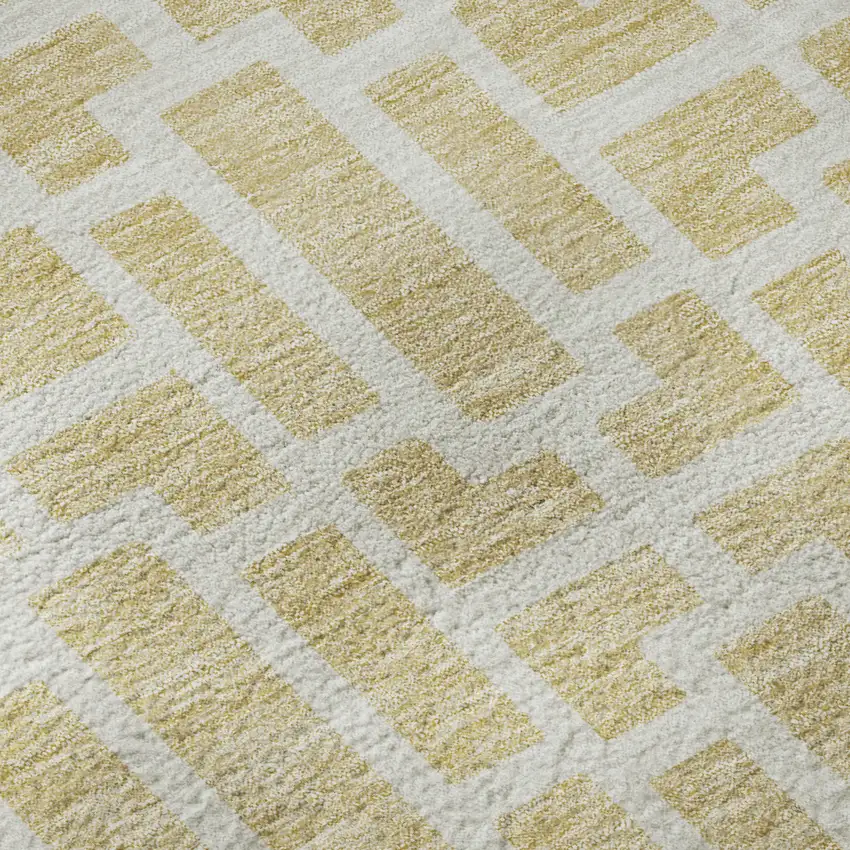 8' Wheat And Ivory Geometric Washable Round Rug With UV Protection Photo 9