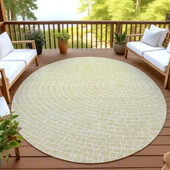 8' Wheat And Ivory Round Geometric Washable Indoor Outdoor Area Rug Photo 4