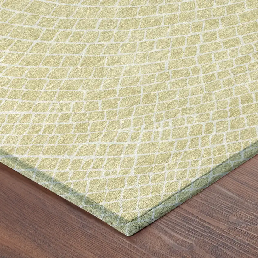 8' Wheat And Ivory Round Geometric Washable Indoor Outdoor Area Rug Photo 6