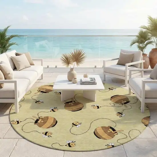 8' Wheat And Ivory Round Geometric Washable Indoor Outdoor Area Rug Photo 1