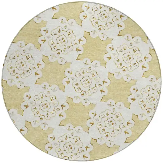 8' Wheat And Ivory Round Quatrefoil Washable Indoor Outdoor Area Rug Photo 4