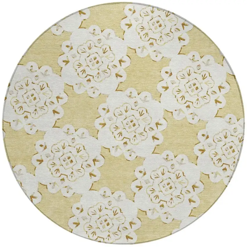 8' Wheat And Ivory Round Quatrefoil Washable Indoor Outdoor Area Rug Photo 4