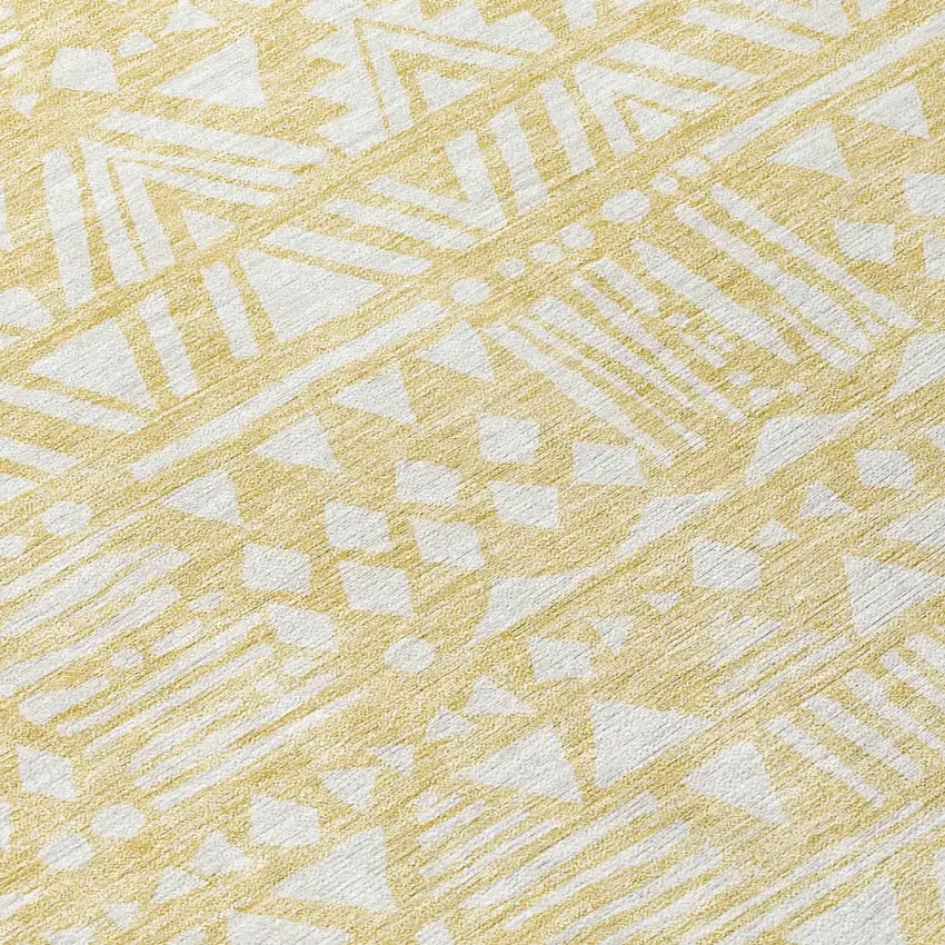 8' Wheat And Ivory Round Southwestern Washable Indoor Outdoor Area Rug Photo 8