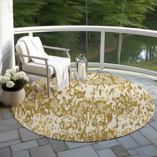 8' Wheat Gold And Beige Round Striped Washable Indoor Outdoor Area Rug Photo 7