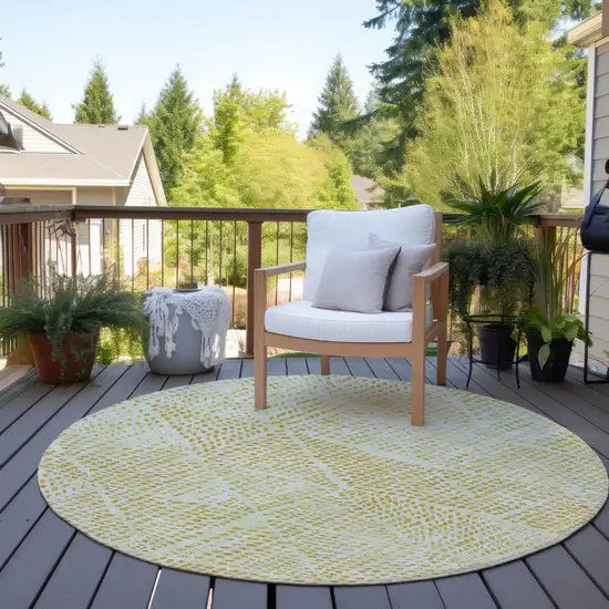 8' Wheat Gold And Ivory Round Geometric Washable Indoor Outdoor Area Rug Photo 6