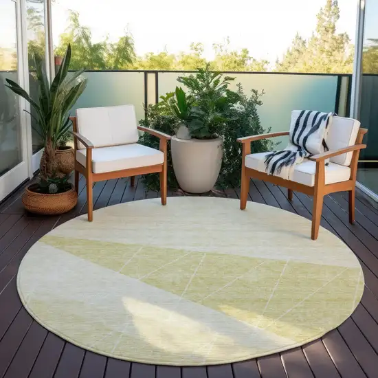 8' Wheat Gold And Ivory Round Geometric Washable Indoor Outdoor Area Rug Photo 6