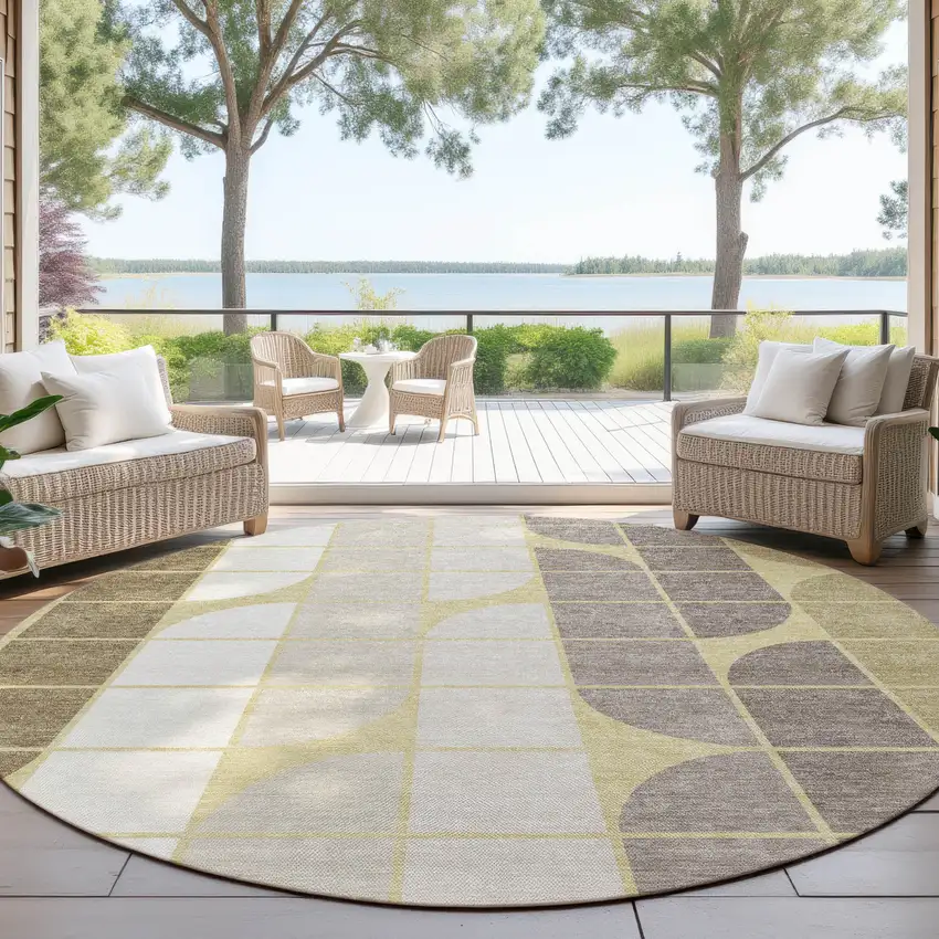 8' Wheat Ivory And Brown Round Geometric Washable Indoor Outdoor Area Rug Photo 4