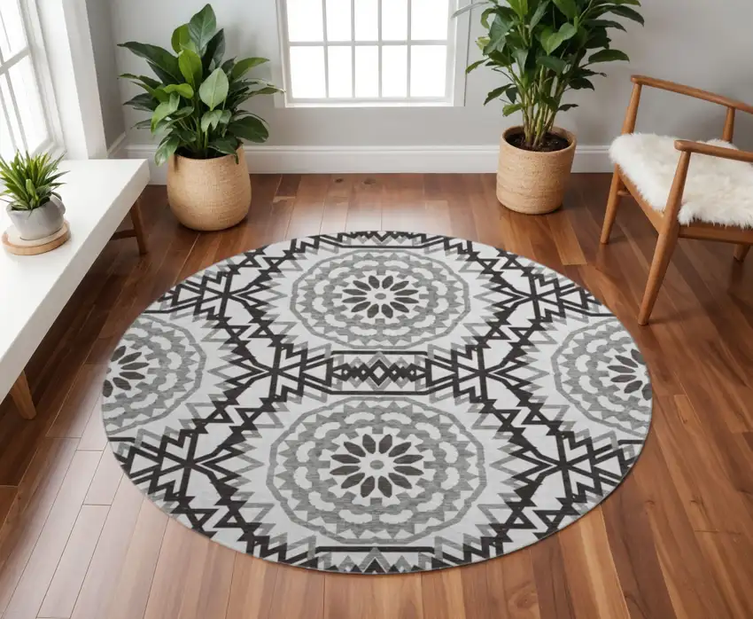 8' White And Black Geometric Washable Round Rug With UV Protection Photo 2