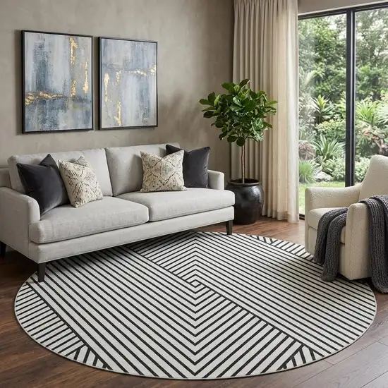 8' White And Black Geometric Washable Round Rug With UV Protection Photo 1