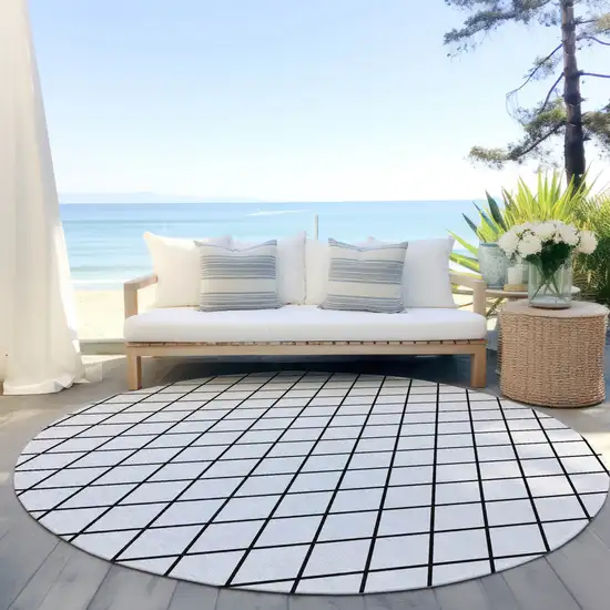 8' White And Black Round Geometric Washable Indoor Outdoor Area Rug Photo 8