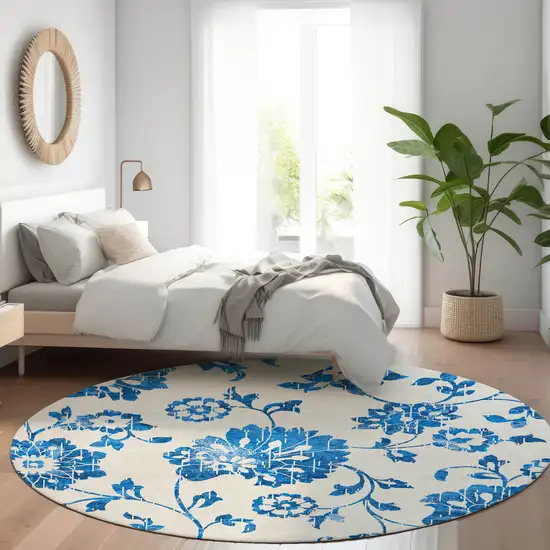 8' White And Denim Blue Round Floral Washable Indoor Outdoor Area Rug Photo 7