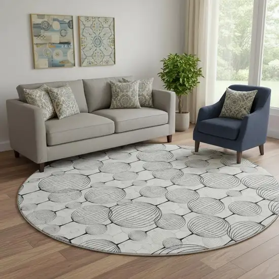 8' White And Gray Geometric Washable Round Rug With UV Protection Photo 1