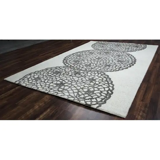 10' White And Ivory Wool Geometric Hand Tufted Round Rug Photo 3