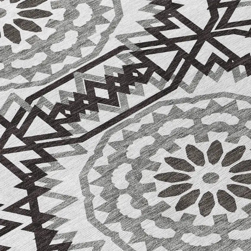 8' White Black And Gray Round Floral Medallion Washable Indoor Outdoor Area Rug Photo 7