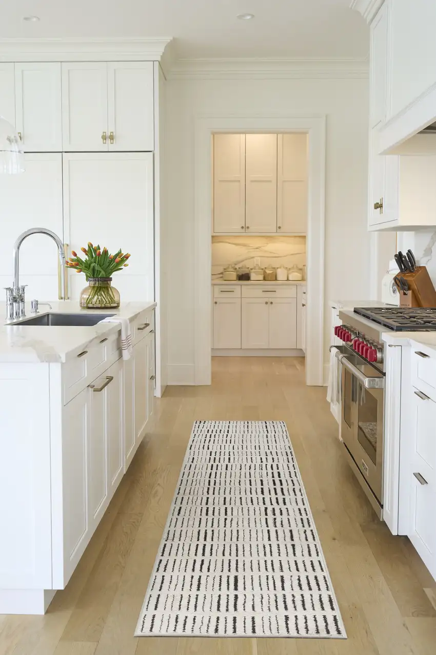 10' White Geometric Runner Rug Photo 5