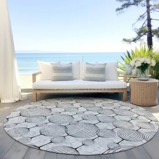 8' White Gray And Silver Round Geometric Washable Indoor Outdoor Area Rug Photo 6