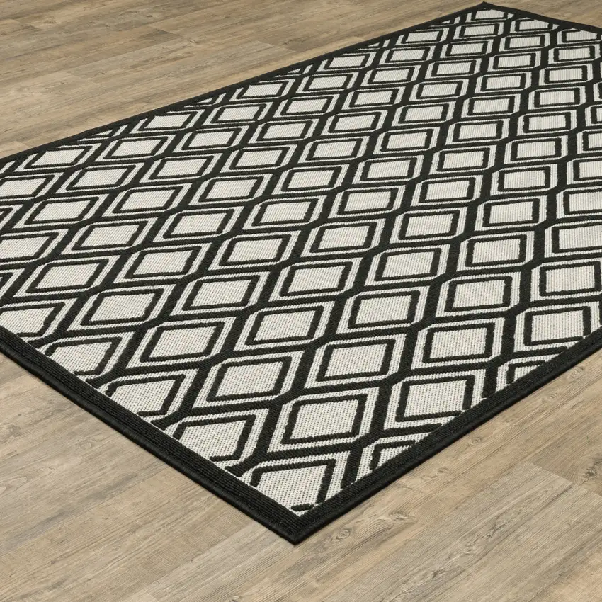 2' X 3' Beige Geometric Stain Resistant Indoor Outdoor Area Rug Photo 6