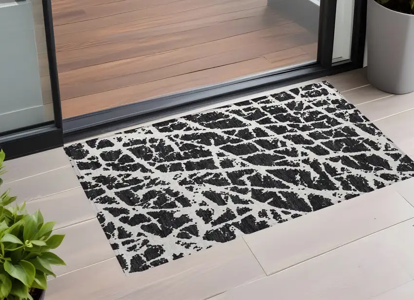 Black and White Abstract Washable Non Skid Indoor Outdoor Area Rug Photo 1
