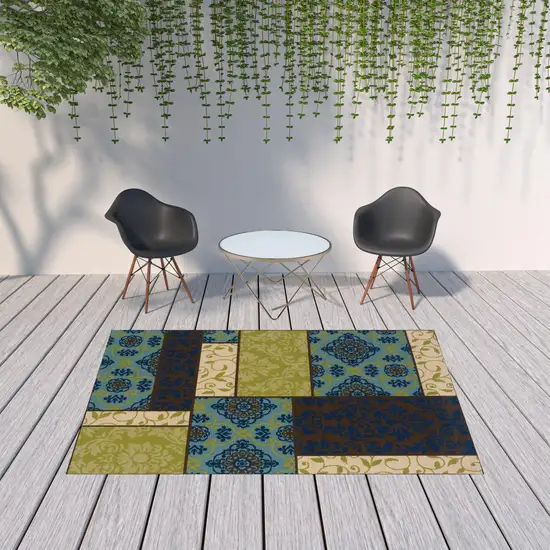 6' X 9' Brown Geometric Stain Resistant Indoor Outdoor Area Rug Photo 2