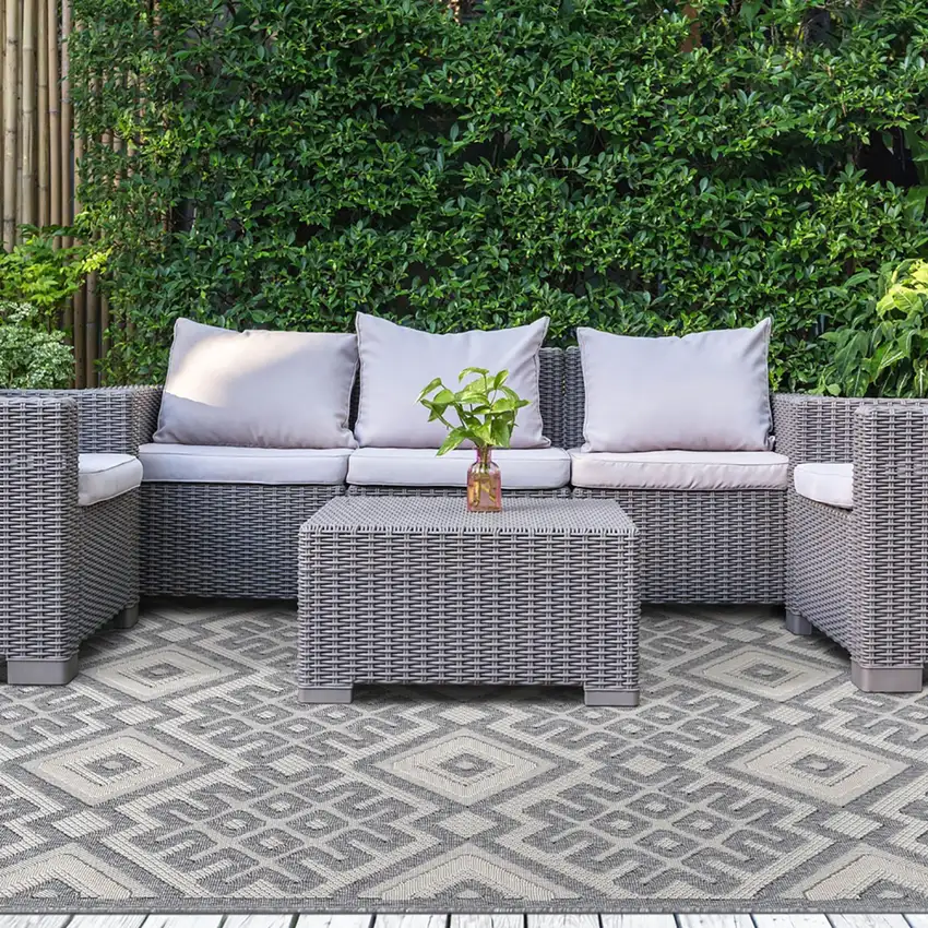 6' X 9' Cream Geometric Stain Resistant Non Skid Indoor Outdoor Area Rug Photo 6