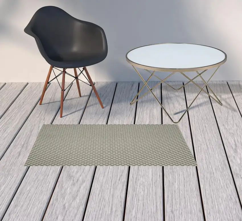 2' X 3' Geometric Stain Resistant Indoor Outdoor Area Rug Photo 2