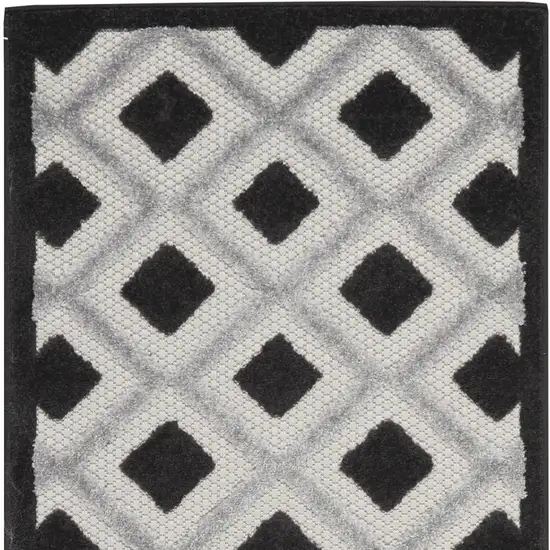 2' X 6' Gingham Non Skid Indoor Outdoor Runner Rug Photo 4