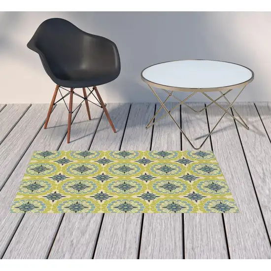 3' X 5' Green Floral Stain Resistant Indoor Outdoor Area Rug Photo 2