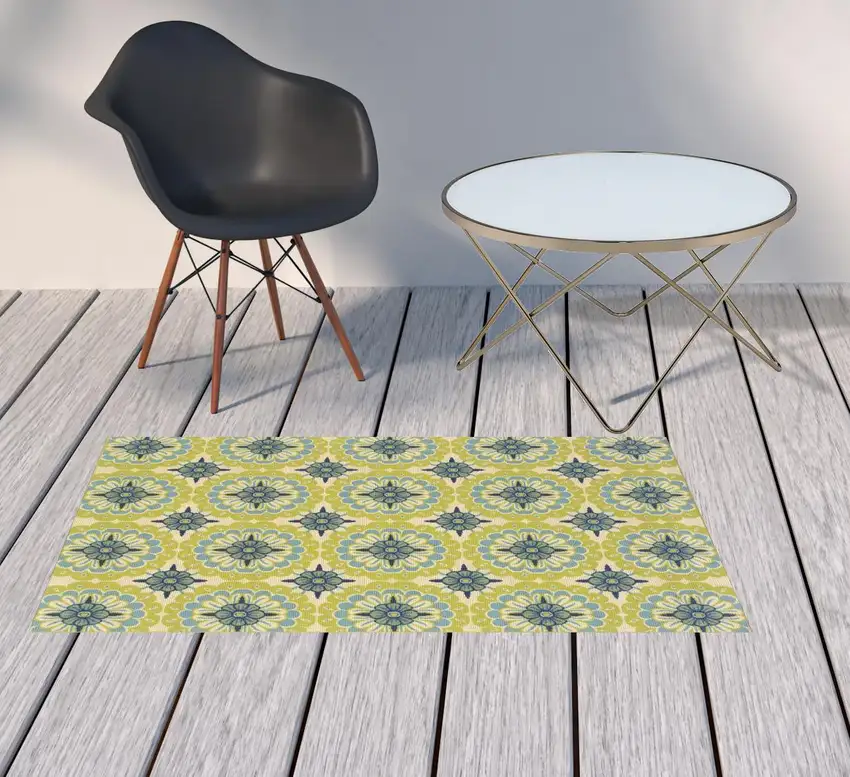 3' X 5' Green Floral Stain Resistant Indoor Outdoor Area Rug Photo 2