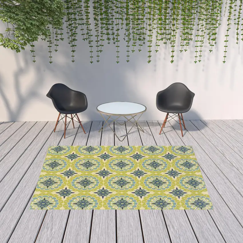 6' X 9' Green Floral Stain Resistant Indoor Outdoor Area Rug Photo 2