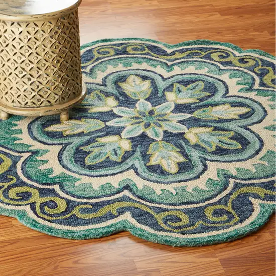 5' X 5' Green Round Wool Floral Hand Tufted Area Rug Photo 4