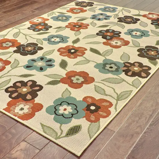 6' X 9' Ivory Floral Stain Resistant Indoor Outdoor Area Rug Photo 4