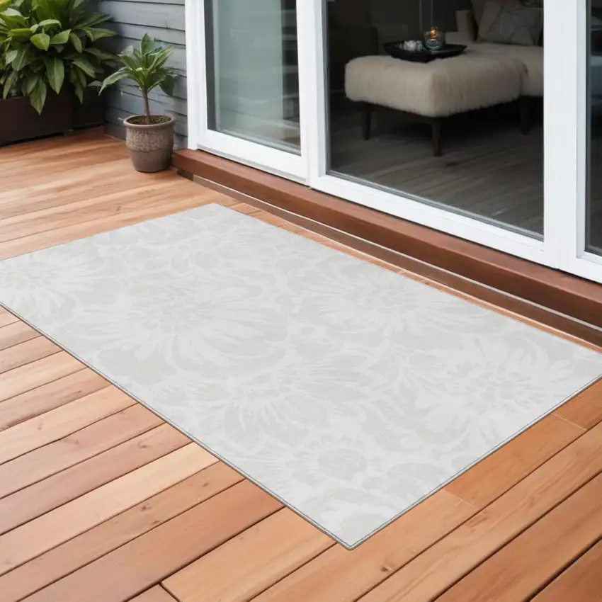 3' X 4' Ivory Floral Washable Non Skid Indoor Outdoor Area Rug Photo 1