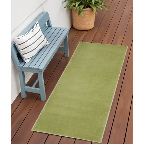 6' Green Indoor Outdoor Runner Rug Photo 2