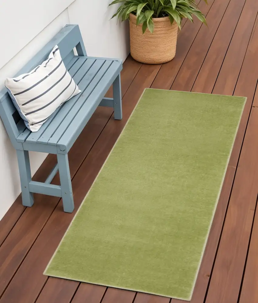 6' Green Indoor Outdoor Runner Rug Photo 2