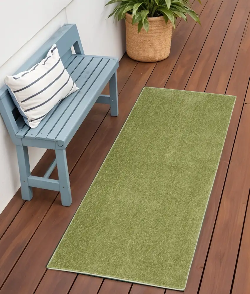 Green Indoor Outdoor Runner Rug Photo 1