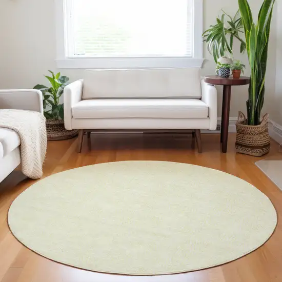 8' Yellow And Beige Round Geometric Washable Indoor Outdoor Area Rug Photo 8