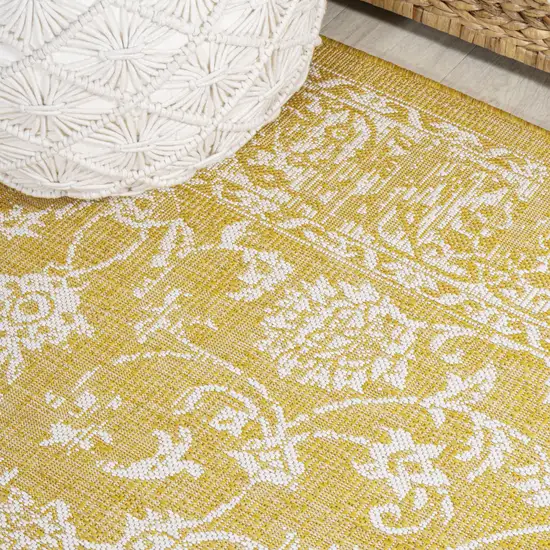 8' Yellow And Cream Medallion Indoor Outdoor Runner Rug Photo 7