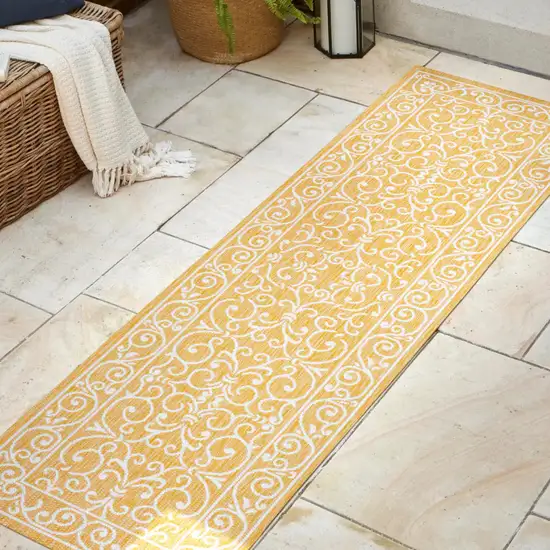 10' Yellow And Cream Medallion Indoor Outdoor Runner Rug Photo 5