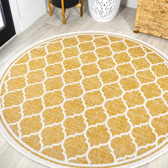 5' Yellow And Cream Round Geometric Indoor Outdoor Area Rug Photo 4