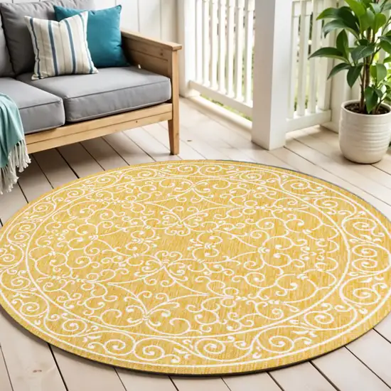 5' Yellow And Cream Round Medallion Indoor Outdoor Area Rug Photo 1