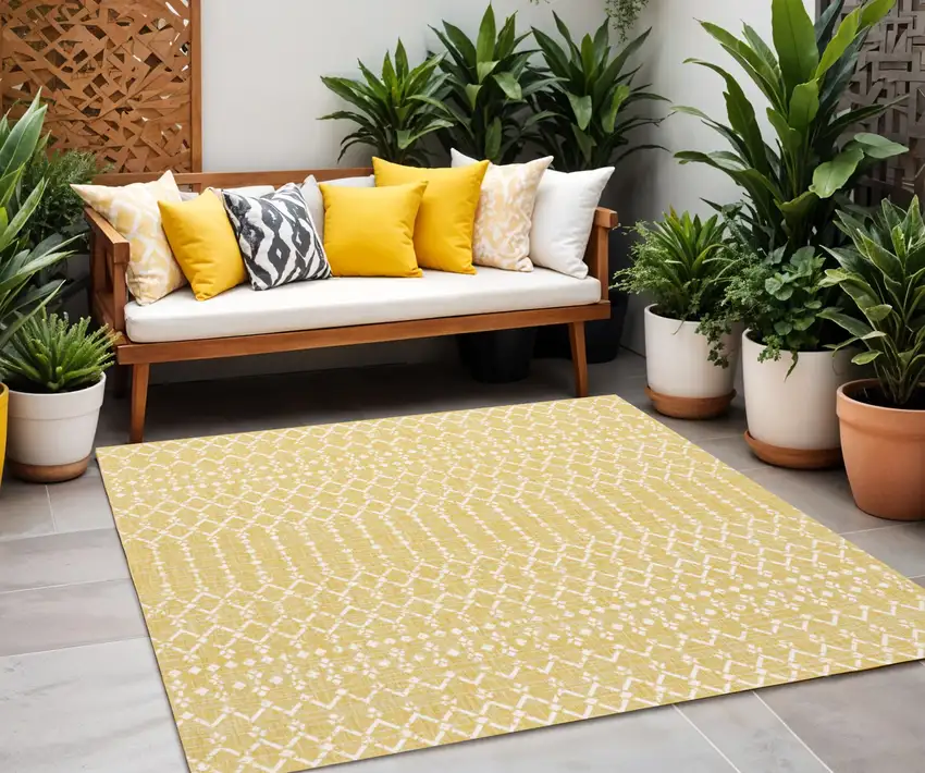 5' Yellow And Cream Square Trellis Indoor Outdoor Area Rug Photo 1