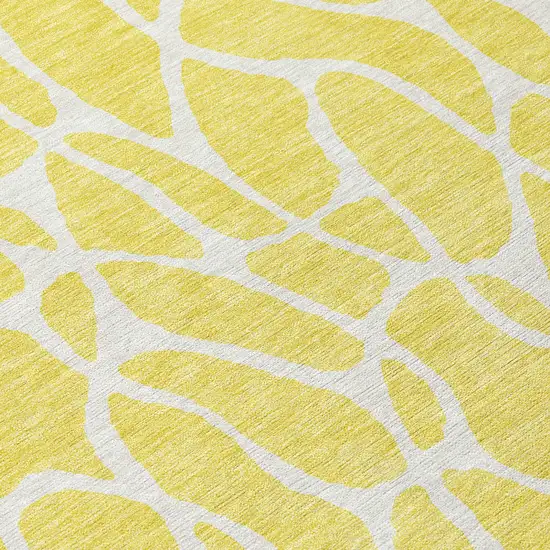 8' Yellow And Ivory Round Geometric Washable Indoor Outdoor Area Rug Photo 8